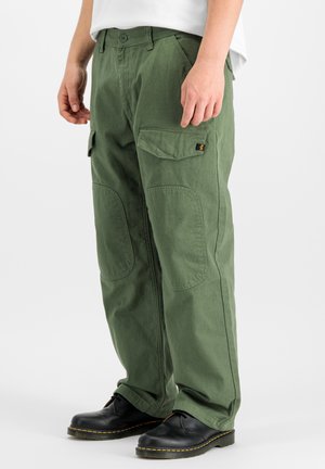 Alpha Industries, CWU-18/P FLYERS PANT HERITAGE - Pantaloni cargo - sage-green
