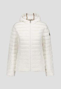 Witte gewatteerde jas met een ritssluiting aan de voorkant, capuchon en zijzakken. Voorzien van een horizontaal doorgestikt patroon en een subtiel logo op de mouw.