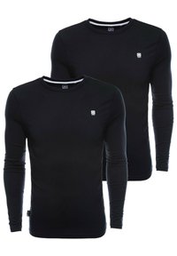 To sorte langærmede T-shirts lavet af et glat stof. Har en rund hals og lille logo på brystet. Enkel, tætsiddende design.