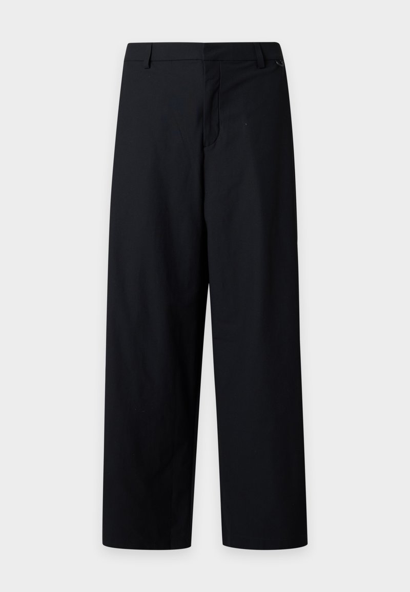 Pantalones montañeros largos