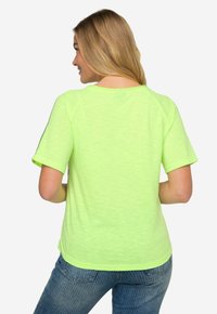 LAURASØN - T-shirt z nadrukiem