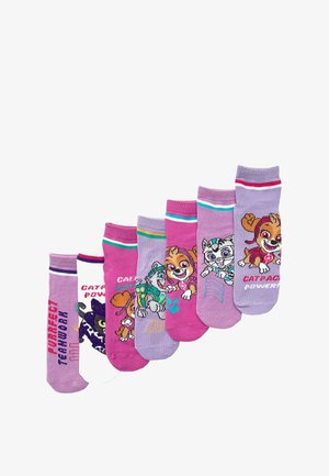 Set di sette calzini di cotone colorati con vari personaggi dei cartoni animati, principalmente in tonalità di viola, con testo e motivi.