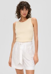 s.Oliver RELAXED - Short - weiß