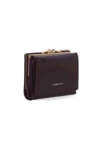 Donkerpaarse portemonnee van gepatenteerd leer met gouden beslag, voorzien van een klepontwerp en het geperste "VENEZIA"-logo aan de voorkant.