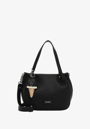 Sac à main en cuir noir perforé avec double poignée, bandoulière détachable, porte-clés cône de glace et plaque logo « Suri Frey ».