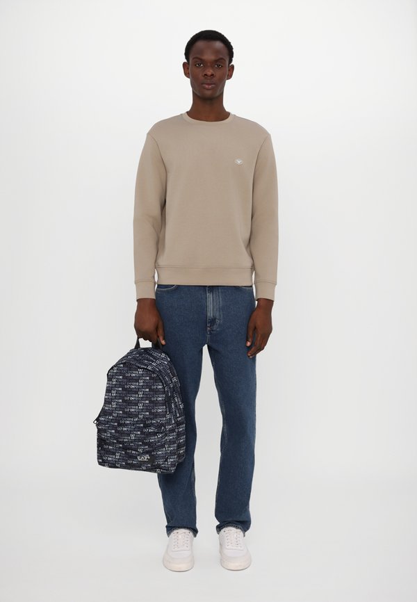 Sweatshirt - roasted cashew3