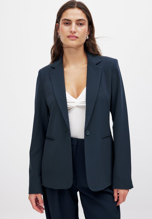 TAILLIERTER - Kurzmantel