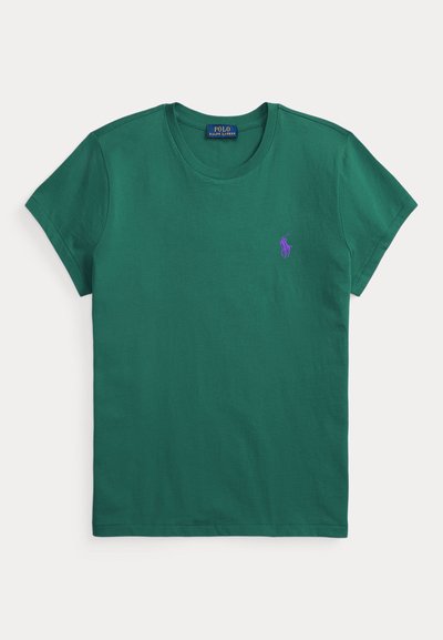 Πράσινο κοντομάνικο T-shirt με στρογγυλή λαιμόκοψη και μικρό μωβ λογότυπο αλόγου Polo Ralph Lauren στο αριστερό στήθος.