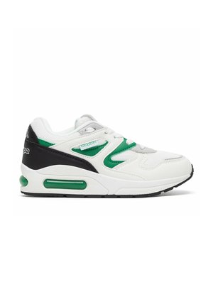 Hvid sneaker med grønne og sorte accenter, mesh og læder overdel, synlig grøn luftpude i sålen og snørebåndsdesign.