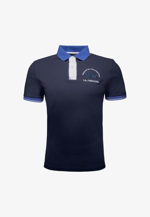 Marineblauwe polo met een witte kraag, blauwe accenten op de mouwen en een geborduurd paardontwerp. Gemaakt van een textiel katoen.