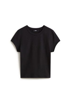 Czarny krótki rękaw bawełniany T-shirt z okrągłym dekoltem i metką z logo Vans wewnątrz kołnierza, ułożony na płasko na białym tle.