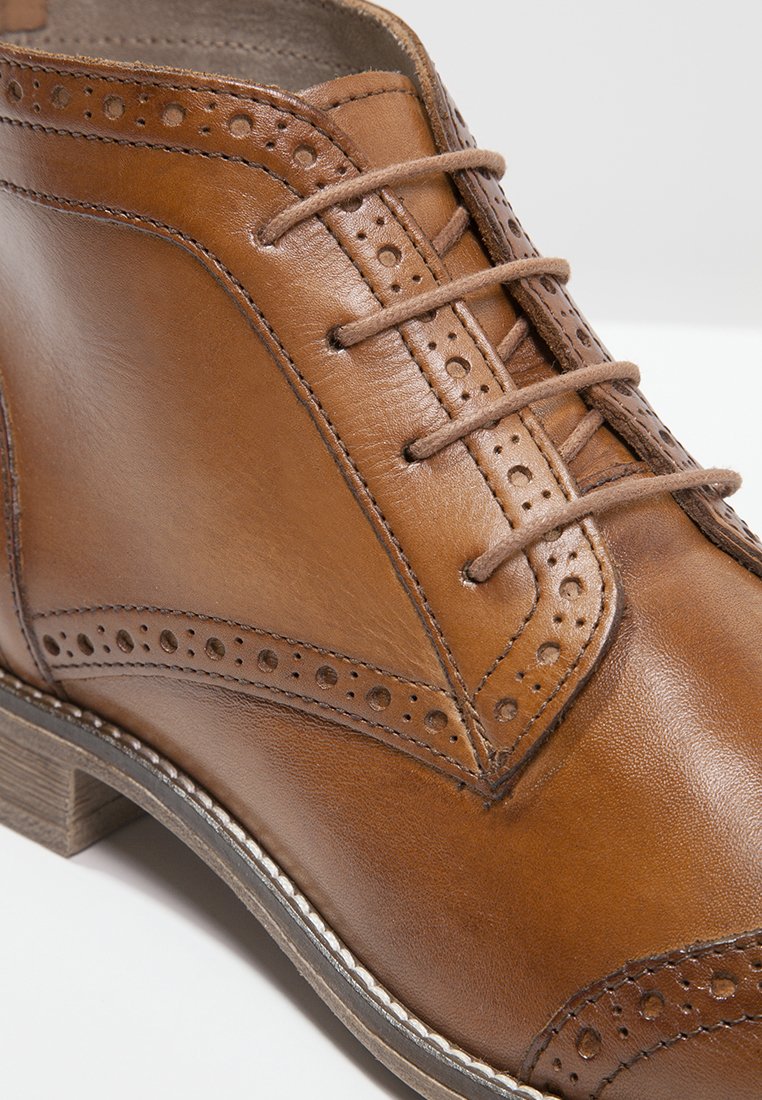 pier one boots cognac