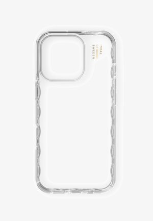 Custodia per telefono trasparente e flessibile con bordi a onde e ampia apertura quadrata per la fotocamera, con il marchio "Ideal of Sweden" in oro.