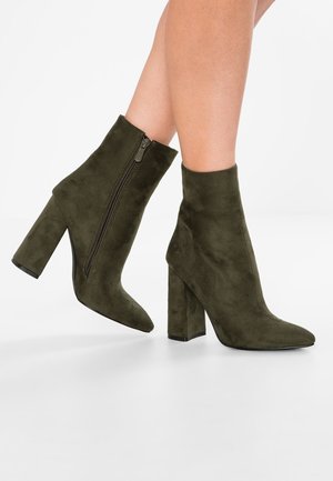 Enkellaarsjes met hoge hak - khaki