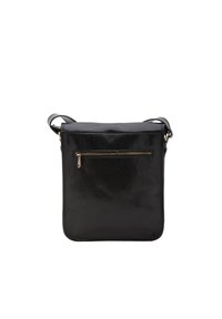 Borsa a tracolla nera in pelle con texture liscia, tasca frontale con zip, tracolla regolabile e design minimalista.
