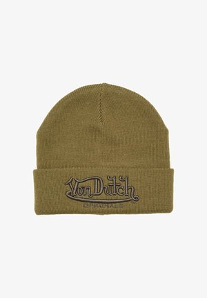 Oliva zöld kötött sapka puha anyagból, hajtott szegéllyel, amelyen barna, dőlt írású "Von Dutch" hímzés található.