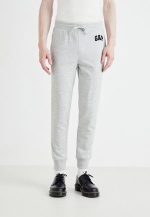 - Spodnie treningowe