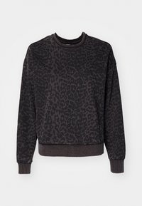 Czarna bluza z dzianiny z wzorem w panterkę, prążkowany okrągły dekolt i mankiety. Miękka tkanina, luźny krój i lekko skrócony dół.