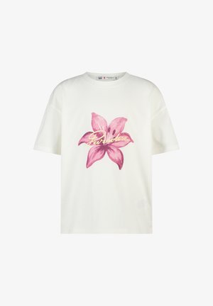 Witte T-shirt met korte mouwen, bedrukt met een grote roze bloem en het woord "Paradise" in gele sierletters over de borst.
