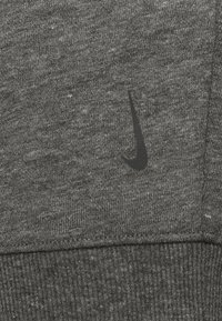 Nike Performance Pantalón corto de deporte - black