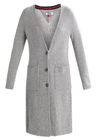 Grå cardigan i mjuk ull med djup V-hals, fem knappar, två framfickor och ribbade ärmslut med en färgglad detalj.