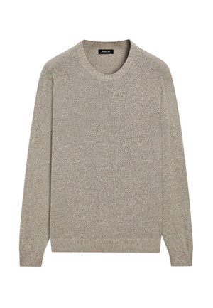 Lichtgrijze, lange mouw, ronde hals trui van gebreide stof met geribbelde manchetten en zoom op een witte achtergrond.