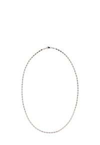 Stříbrný řetízek s obdélníkovými články, s leštěným povrchem, mírně flexibilní konstrukce, s uzávěrem na zapínání.