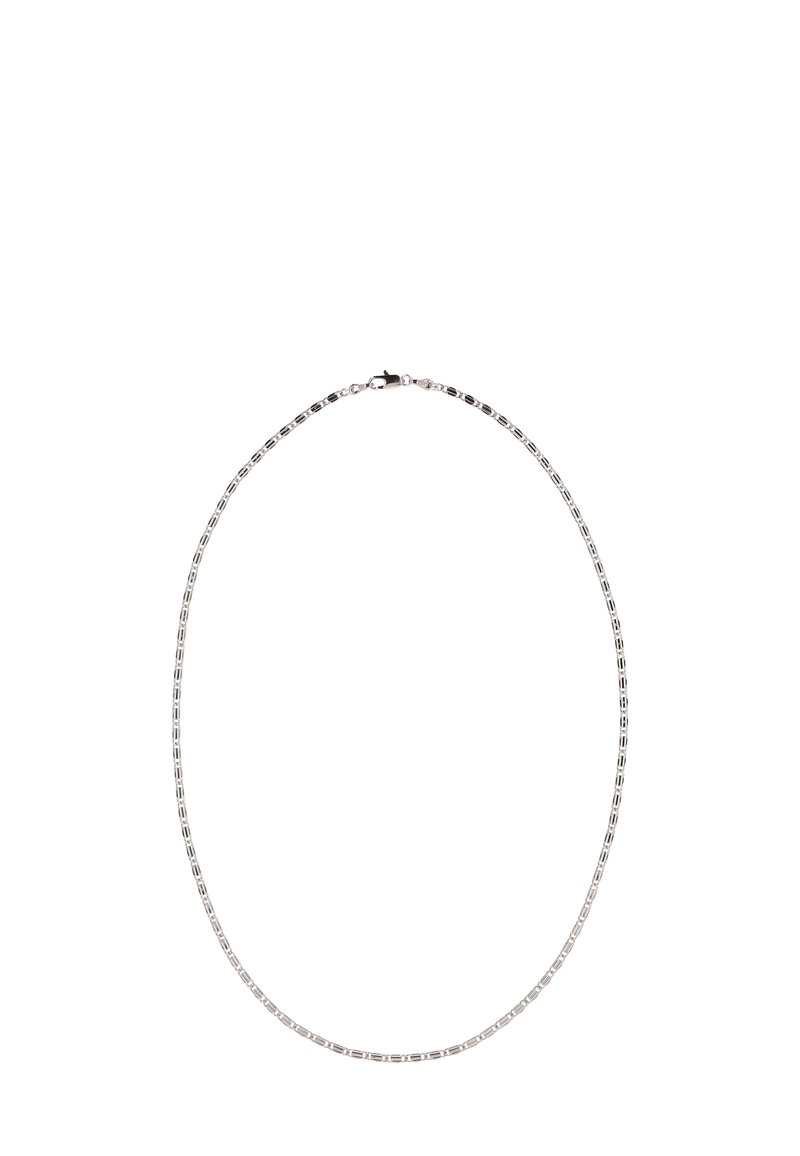 Stříbrný řetízek s obdélníkovými články, s leštěným povrchem, mírně flexibilní konstrukce, s uzávěrem na zapínání.