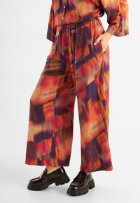 Jascha Stockholm PRINTED  - Hlače - solar sunrise