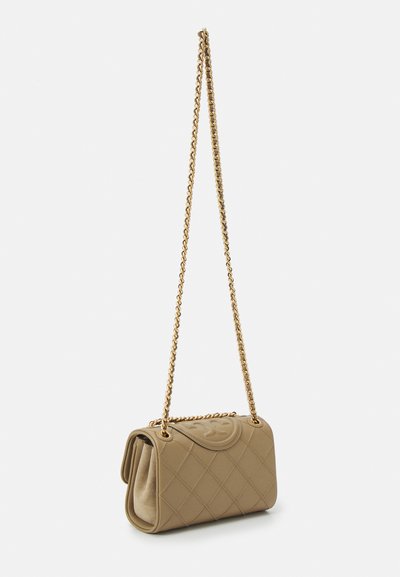 Tory Burch FLEMING SOFT SMALL CONVERTIBLE SHOULDER - Skuldertasker - pebblestone