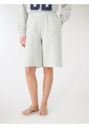 - Spodnie treningowe