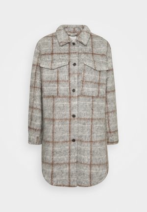 Manteau en laine gris avec un motif à carreaux marron, doté d'un col, d'une fermeture à boutons et de deux poches poitrine. Texture douce et coupe surdimensionnée.