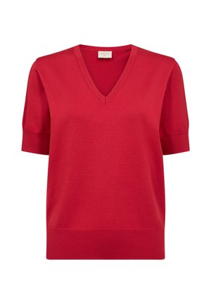 Rood gebreid T-shirt met korte mouwen, V-hals en geribbelde manchetten en zoom, weergegeven tegen een witte achtergrond.