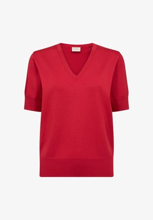 Rood gebreid T-shirt met korte mouwen, V-hals en geribbelde manchetten en zoom, weergegeven tegen een witte achtergrond.