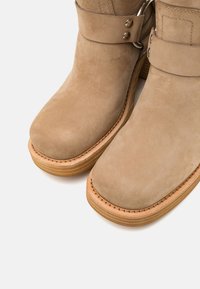 Jeffrey Campbell REFLECTION - Botas de cowboy/motociclista - sand