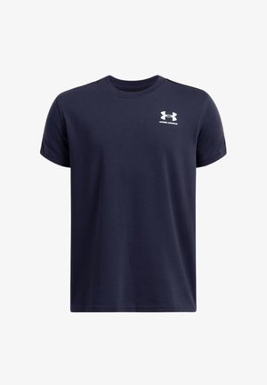 Camiseta de manga corta azul marino hecha de suave tela de algodón. Presenta un logo blanco en el lado izquierdo del pecho y un diseño clásico de cuello redondo.
