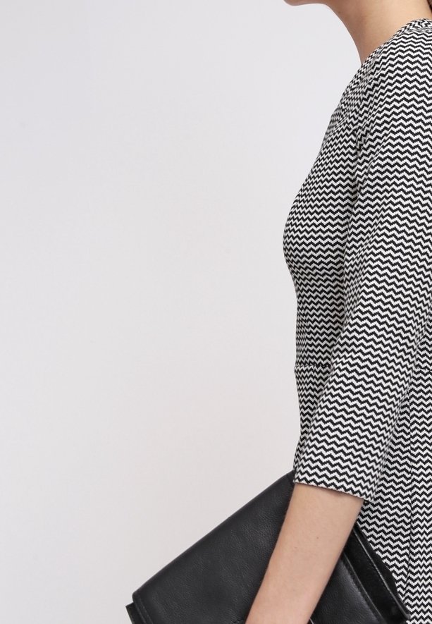 Robe De Soirée Sisley - Taille M - Couleur Noir & Argenté - Neuve (état Quasi Parfait)