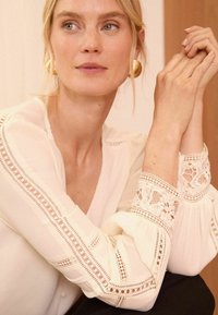 Love & Roses Camicetta - ivory white