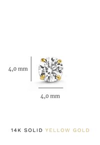 Boucles d'oreilles en diamant rond de 4 mm, montées sur or jaune 14 carats, avec un sertissage à quatre griffes et une surface claire et facettée.