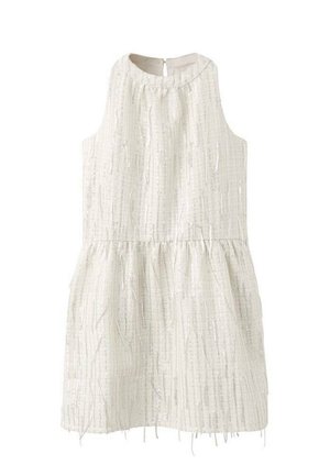 Weißes ärmelloses Kleid mit rundem Ausschnitt, strukturiertem Stoff mit vertikalen Streifen und tailliertem Bund mit ausgestelltem Rock.