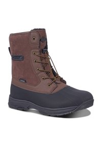 Botas marrones impermeables con parte superior de ante y puntera de goma. Cuenta con ojales dorados, cordones texturizados y una suela negra texturizada para mayor agarre.