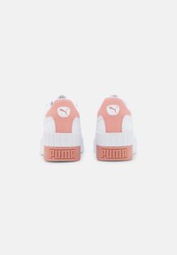 Puma CALI WEDGE - Sapatilhas - white/rosette