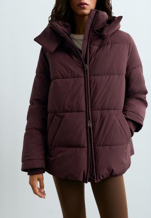 OYSHO, PRIMALOFT® WATER-REPELLENT PADDED JACKET - Manteau d'hiver - dark wine red