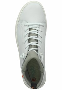 Weißer Ledersneaker mit runder Zehenpartie, kontrastierender grauer Innensohle und weißen Schnürsenkeln. Verfügt über eine strukturierte Innensohle und ein kleines Logodesign.