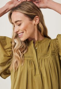 Mexx Vardagsklänning - spicy green