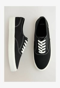 Selected, black