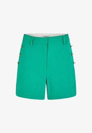Shorts verdi in lino con vita aderente, tasche laterali e bottoni dorati accentati sui lati. Tessuto solido, design su misura.