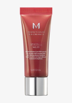 MISSHA Perfect Cover B.B Cream EX SPF42 PA+++ in kleur nr. 13, rode tube met zilveren dop, biedt volledige dekking en huidverzorgingsvoordelen.