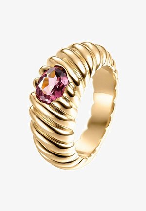 Anillo de oro con diseño de banda retorcida y textura suave, featuring a gemstone oval rosa engastada en el lateral.