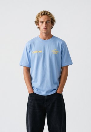 On Vacation, CHILL OUT T-SHIRT UNISEX - T-shirts print - light blue